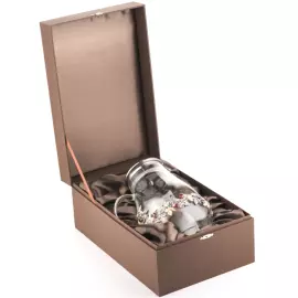 Кувшин с обрамлением серебром и вставками из корунд-рубинов "Земляника"